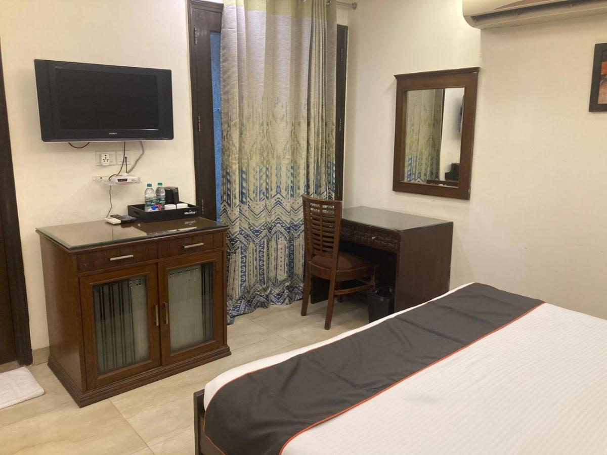 Hermitage By The Cosy Hotels Near Lotus Temple New Delhi Bagian luar foto