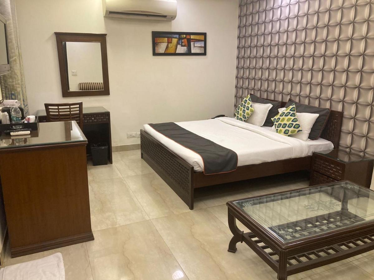 Hermitage By The Cosy Hotels Near Lotus Temple New Delhi Bagian luar foto