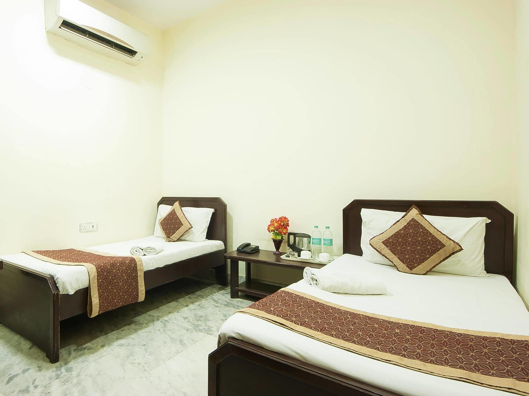 Hermitage By The Cosy Hotels Near Lotus Temple New Delhi Bagian luar foto