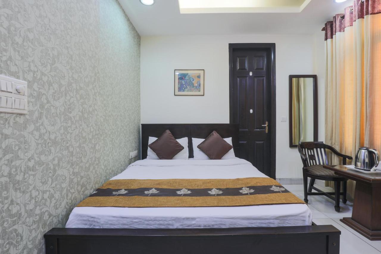 Hermitage By The Cosy Hotels Near Lotus Temple New Delhi Bagian luar foto